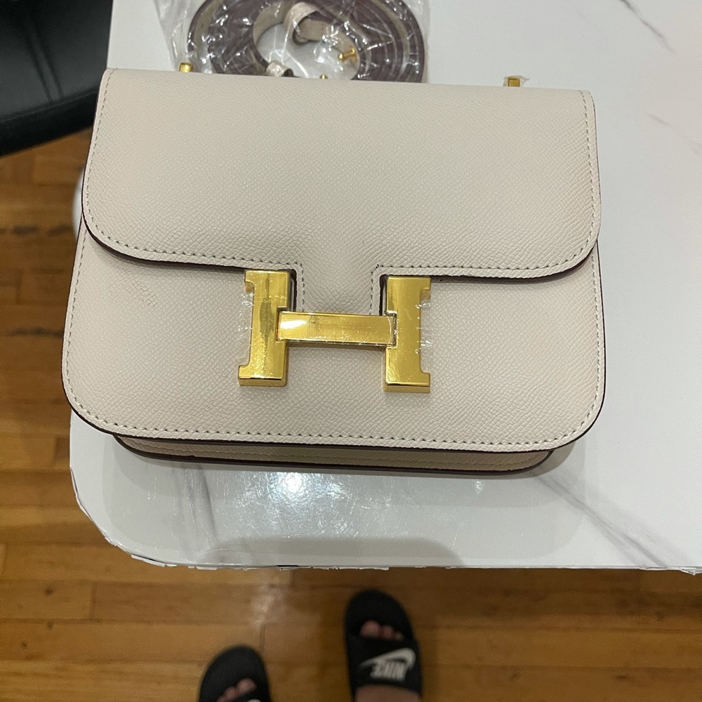 Beautiful unbranded cross body bag